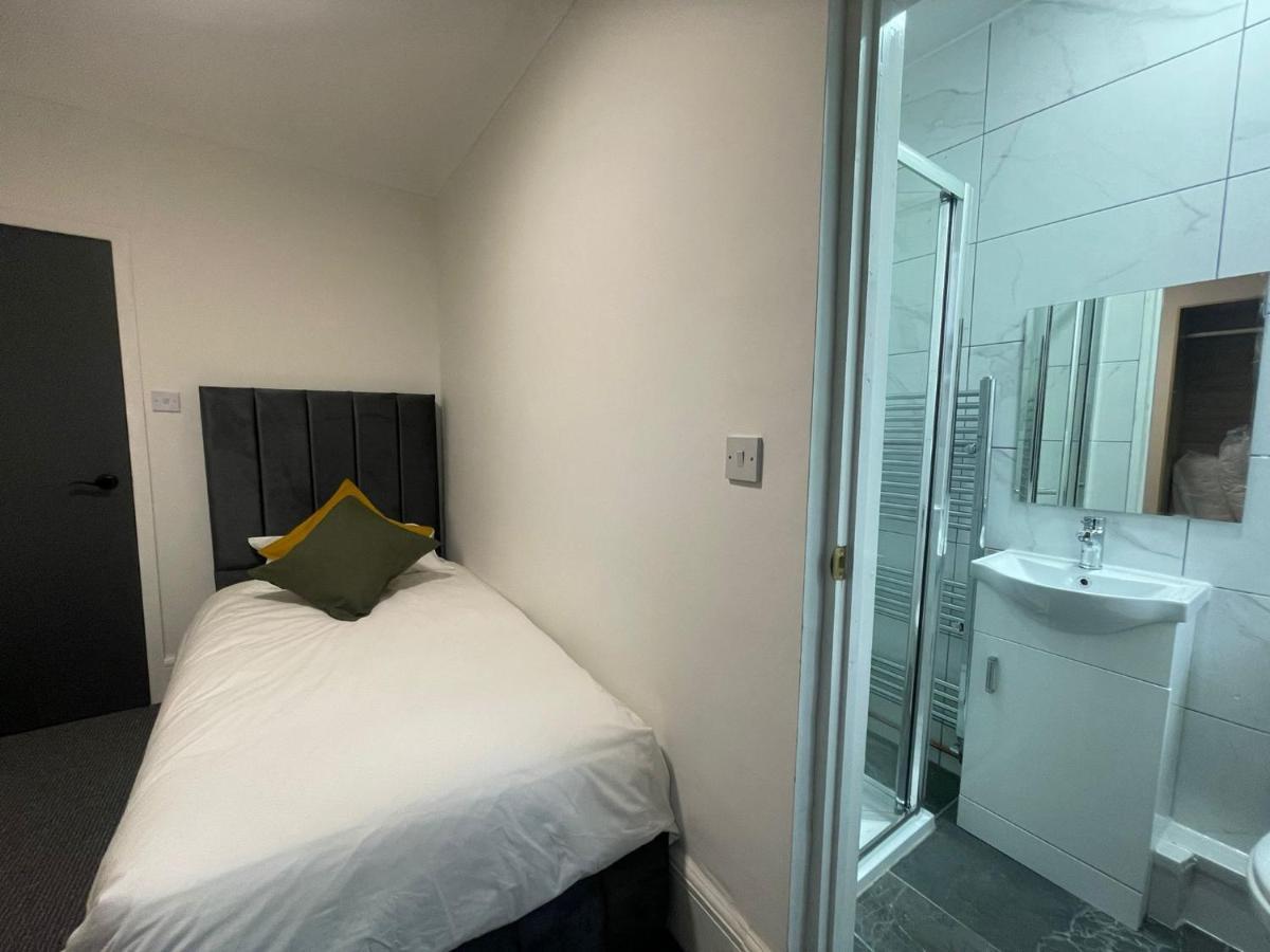 Woodford Hotel London Bagian luar foto