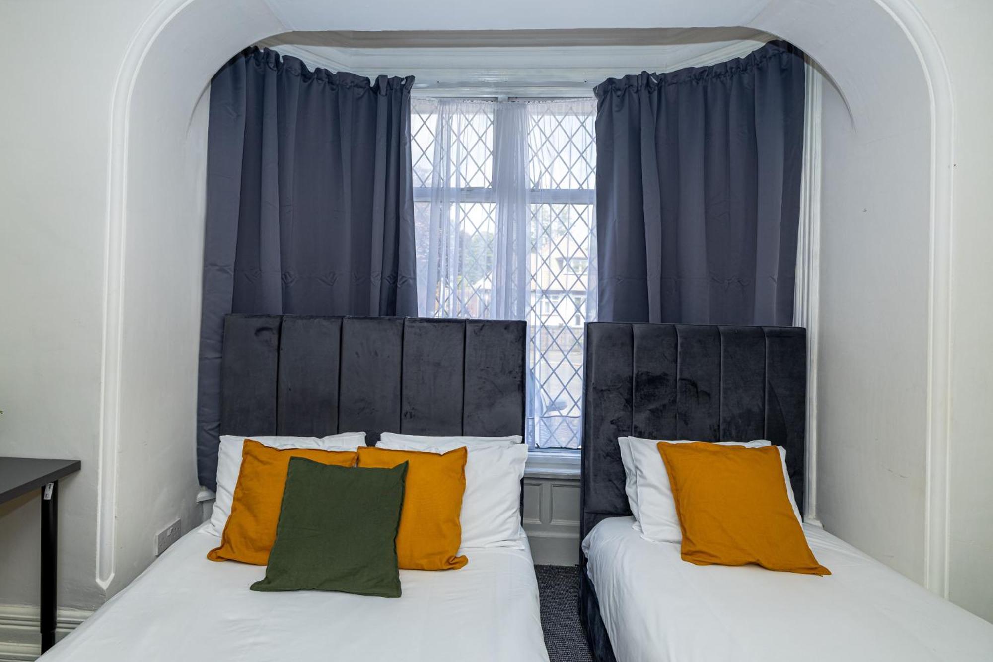 Woodford Hotel London Bagian luar foto