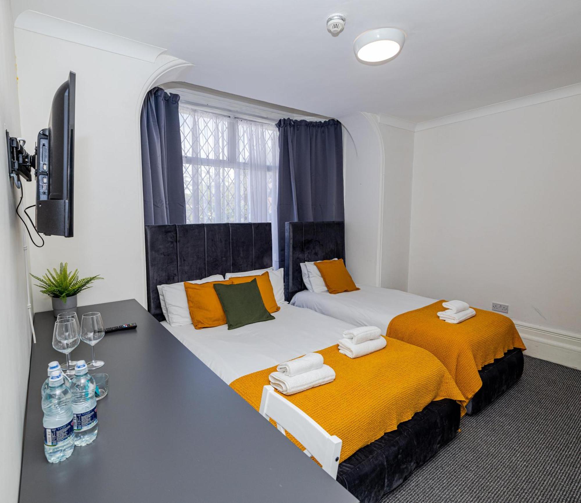 Woodford Hotel London Bagian luar foto