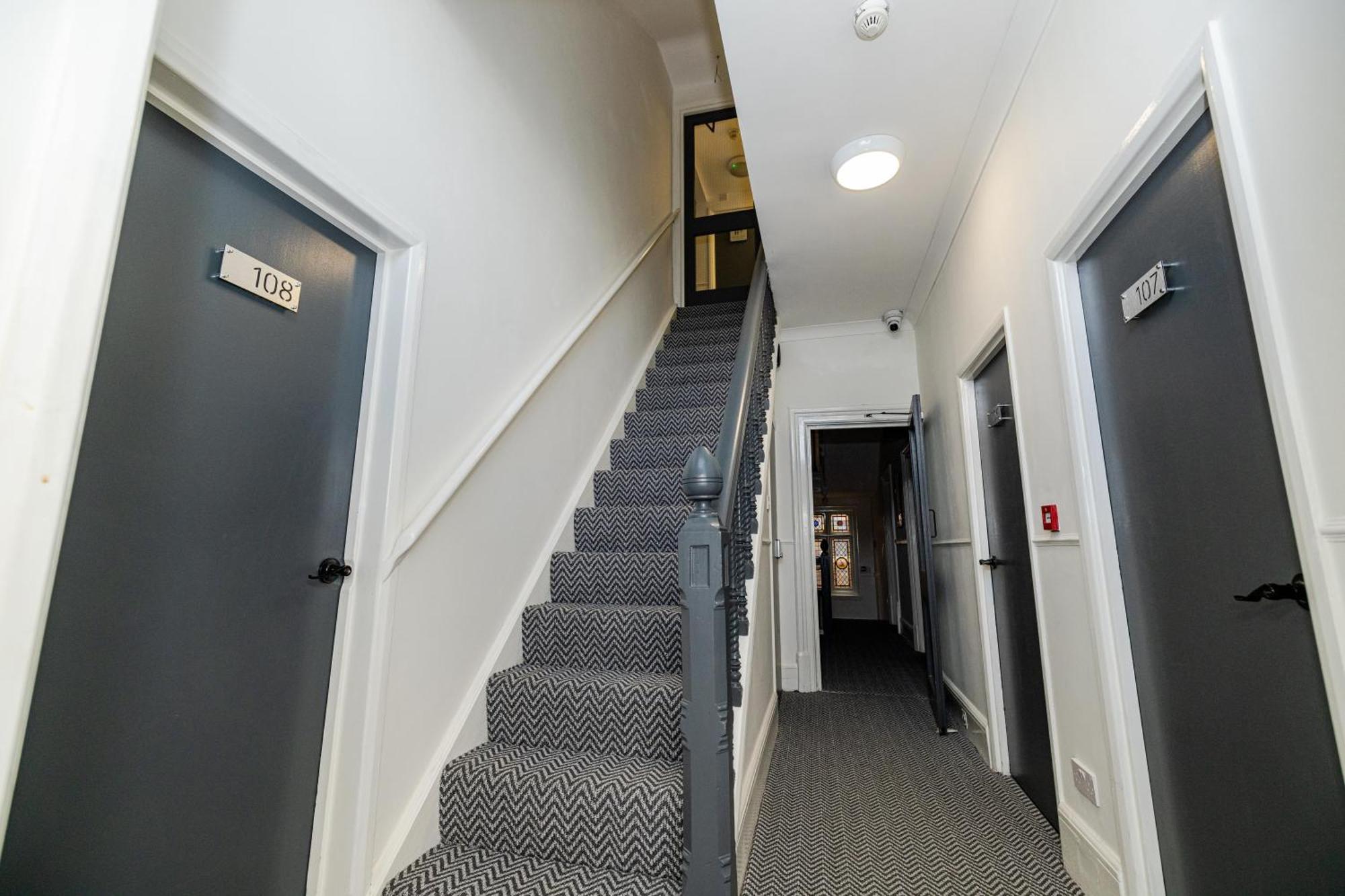 Woodford Hotel London Bagian luar foto