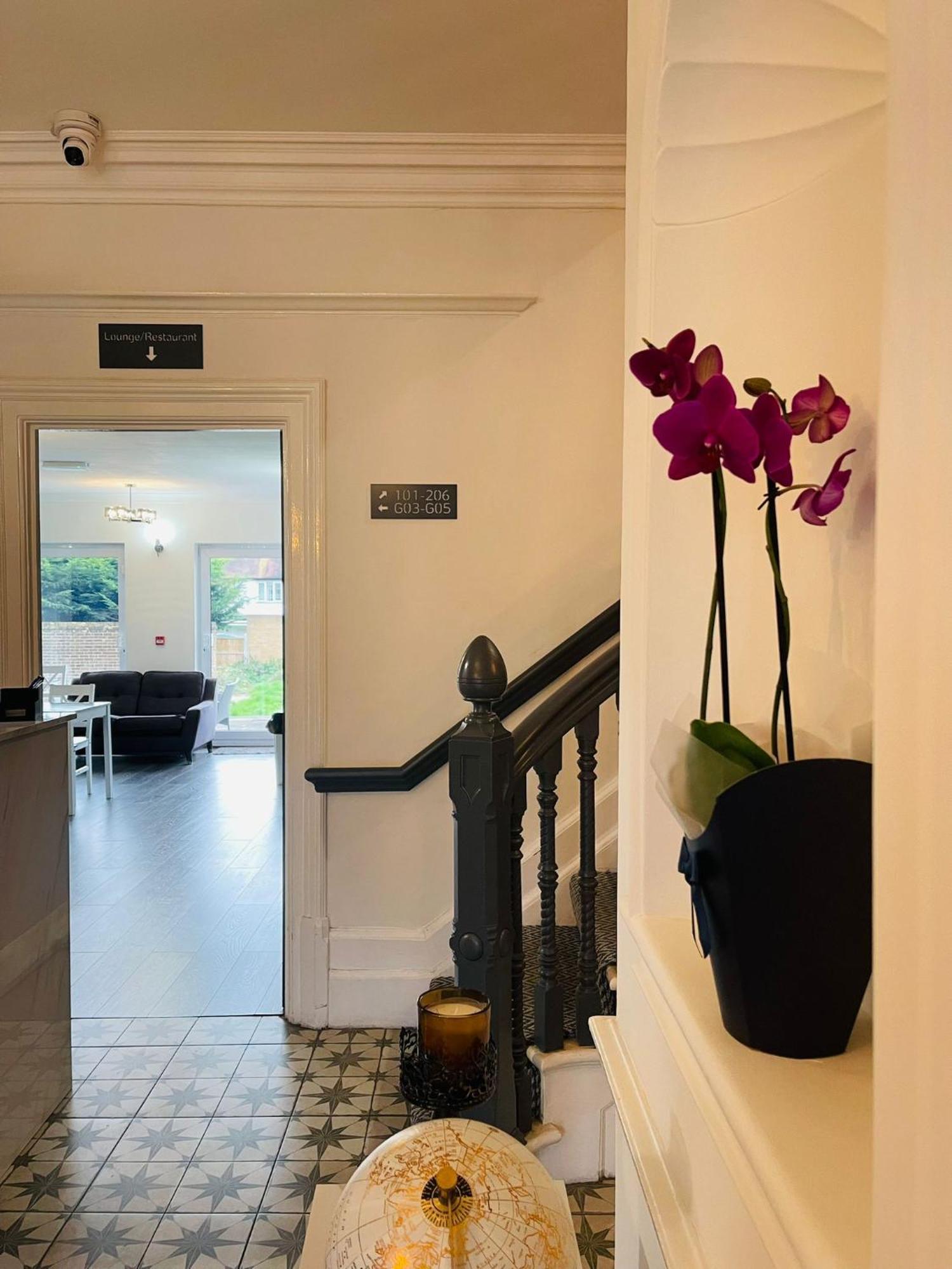 Woodford Hotel London Bagian luar foto